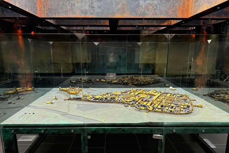 Wawel Castle, Old Town, Mary Basilica & Underground Museum English Tour