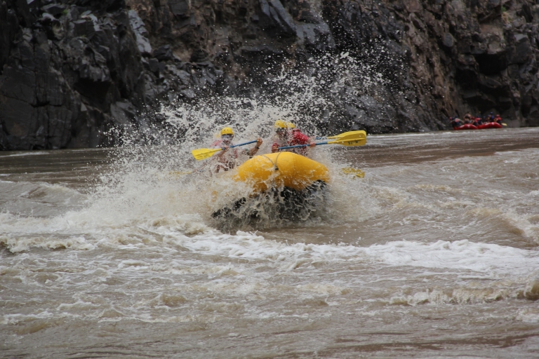 Excursión de día completo en balsa por aguas bravas en el Cañón Westwater