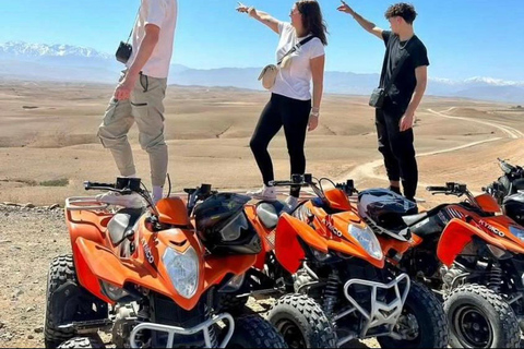 Marrakech: Excursión por el desierto de Agafay con quad, paseo en camello y cena