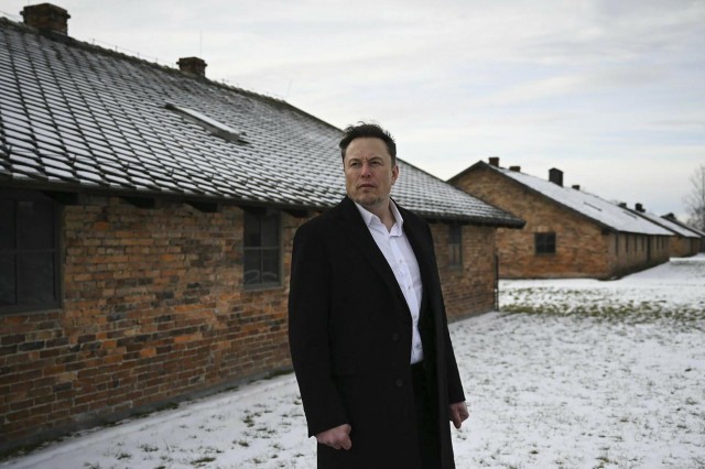 Visit Krakow Auschwitz-Birkenau Guided Tour with Transport Option in Naha