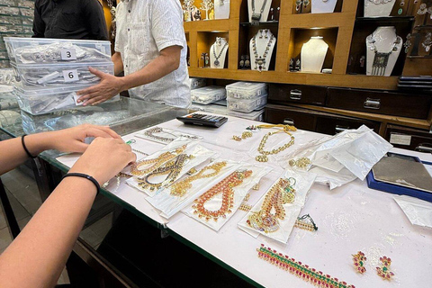 Udaipur: Culture, Crafts & Market Shopping Tour Udaipur Shopping Tour: Guide + Car