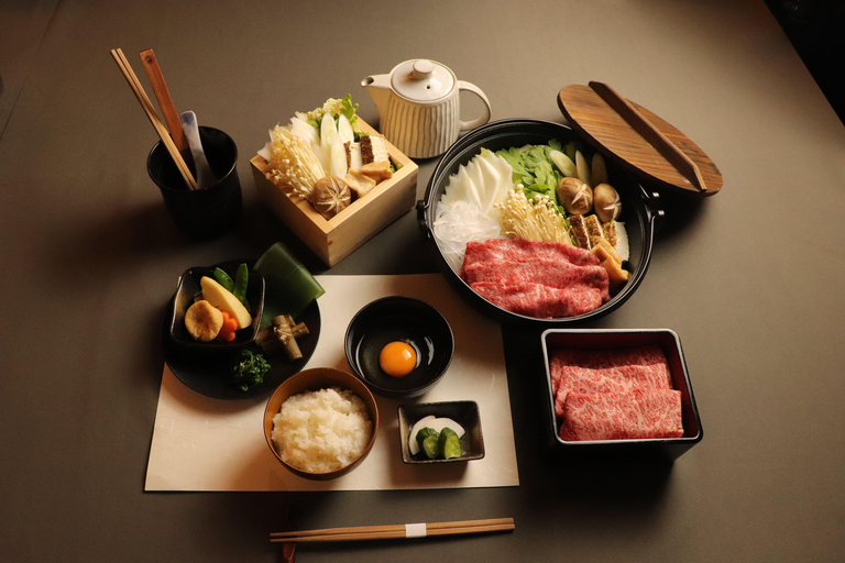 Osaka: Sumo Show with Halal Sukiyaki Group Sumo Show with Halal Sukiyaki set