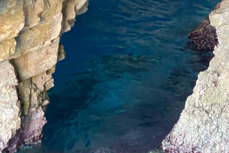 Zakynthos: Navagio Beach and Blue Caves Boat Tour Around Zante by private boat