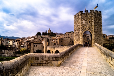 Średniowieczne miasta Katalonii: całodniowa wycieczka samochodowa z Barcelony