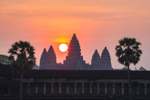 Angkor Wat Highlights and Sunrise Guided Tour from Siem Reap