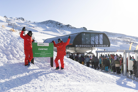 De Queenstown: Cardrona First Timer Ski ou SnowboardPacote para iniciantes em snowboard + transporte de ida e volta para Queenstown