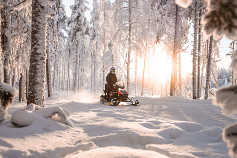 Snowmobile tour in Rovaniemi Lapland in small group