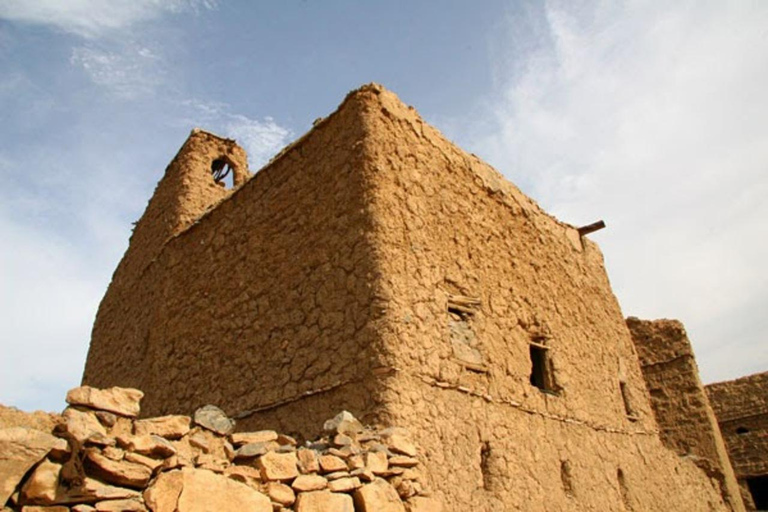 Muscat: Mud-Brick Villages Tour with Lunch & Pickup