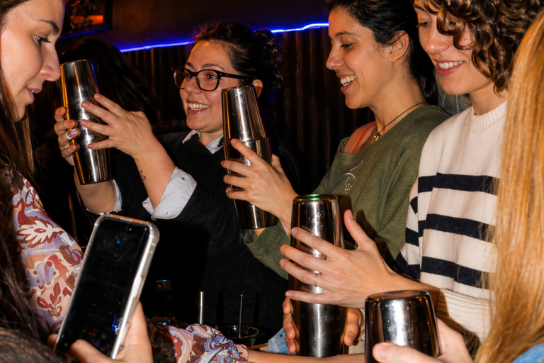 Cocktail Class in Madrid: Shake, Drink & Party