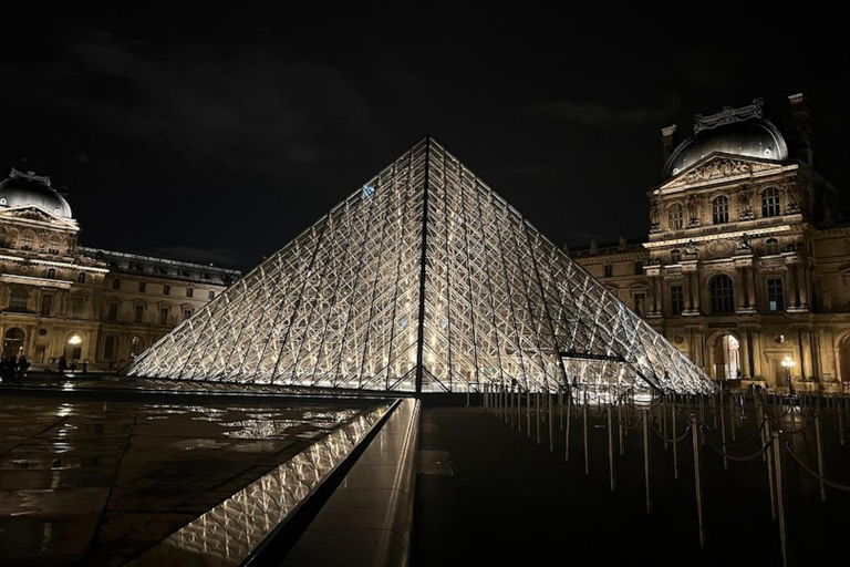 París: Visita guiada en PORTUGUÉS al Louvre-semiprivada