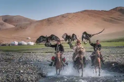 Golden Eagle Festival and Greate Gobi desert tour