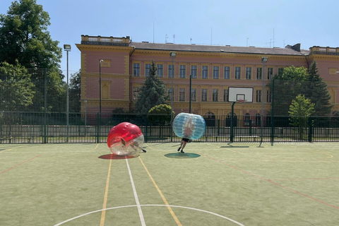 Praag: Bellenvoetbal in het centrum van Praag