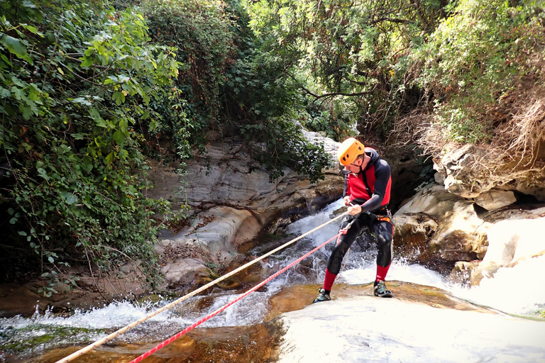 Sierra de las Nieves: Zarzalones Canyoning For Rappel Lovers From Yunquera: Private Canyoning Tour to Zarzalones Canyon