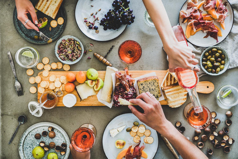 Alicante : visite gastronomique guidée à pied avec dégustation de vins et tapas