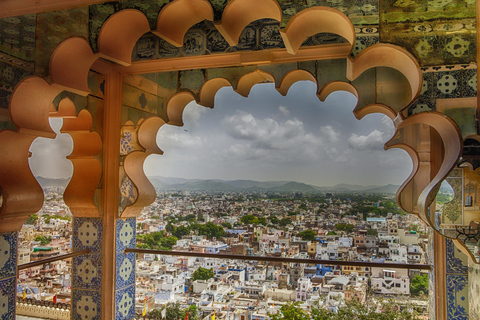 Udaipur: 2-tägige private Tour mit Kumbhalgarh und Ranakpur