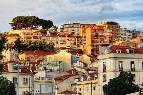 Lisboa: Tour de Tuk-Tuk pela Alfama histórica tour particular pela cidade velha
