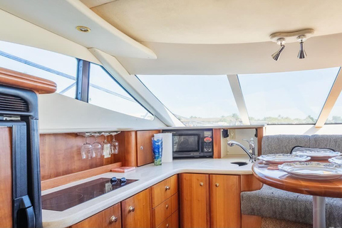 Miami: aluguer de iate privado com capitão, barco de 48 pésMiami: Aluguer de iate privado com capitão, barco de 48 pés