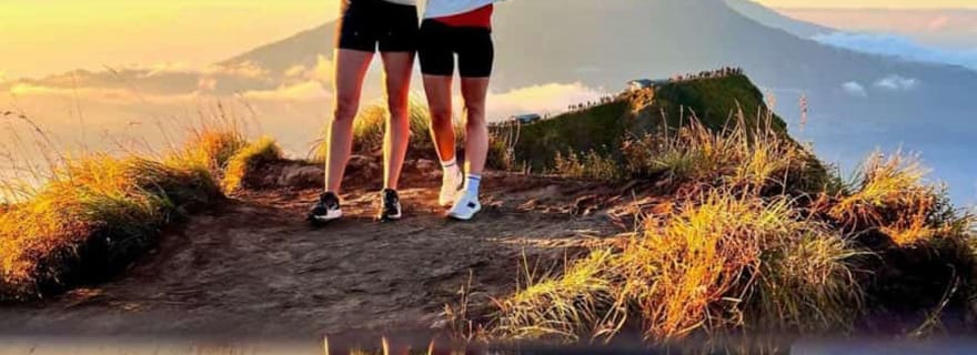 Trekking au lever du soleil sur le majestueux mont Batur