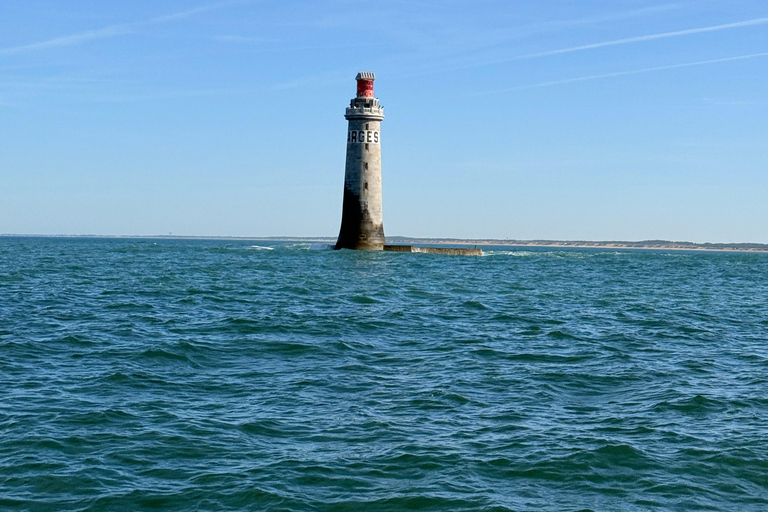 Les Sables d'Olonne: Guided Tour to the Phare des Barges Narrated Tour of the Phare des Barges Lighthouse – Les Sables-d'Olonne