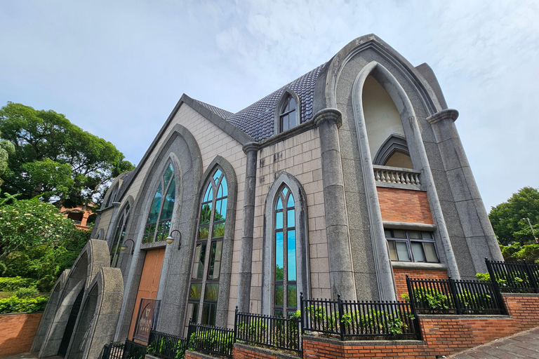 Tamsui: Historic Landmarks and Riverside Morning Tour Small-Group Tour Only