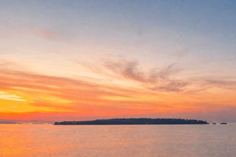 Cannes: Self-Guided Sunset Kayak Rental