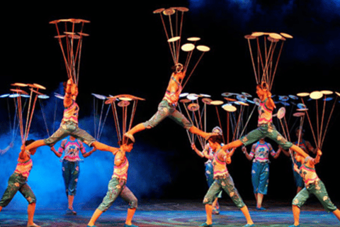 Beijing: Acrobatiekshow van het Rode Theater toont Chinese cultuurRood Theater Acrobatiekshow Zijkanten eerste verdieping / tweede verdieping