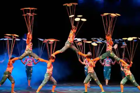 Beijing: Red Theatre Acrobatics show viewing Chinese culture