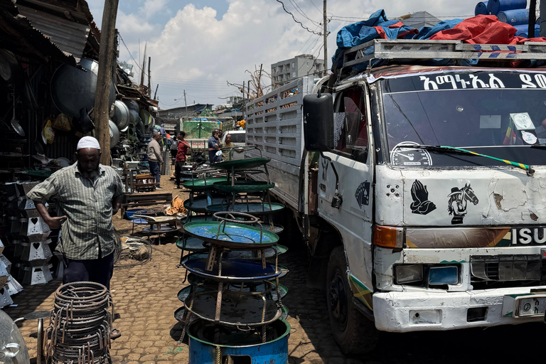 Addis Ababa: Guided Hop-On Hop-Off Tour with Guide
