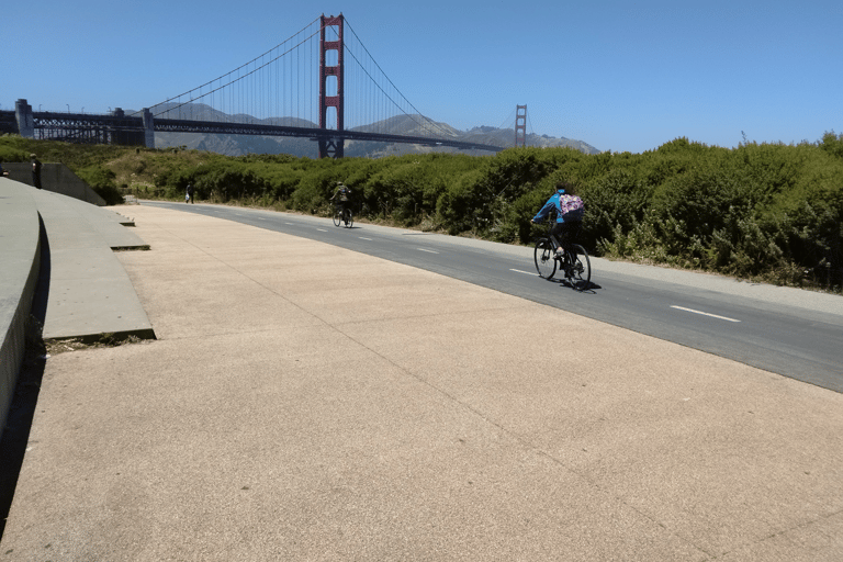 San Francisco: Cykla till bron och tillbaka med färjanLandsvägscykel