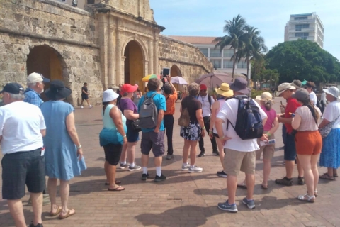 Private Tour durch die Altstadt von CartagenaGenieße eine private Tour voller Kultur mit anschließendem Essen