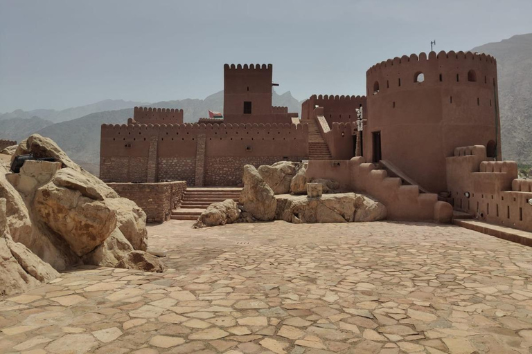 Visit Nakhal Fort, Ain Al Thawarah, & Wadi Bani Auf Tour