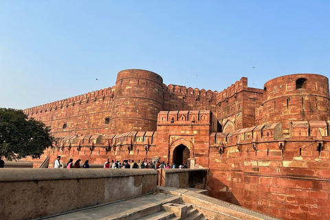 Vanuit Delhi: Taj Mahal dagtour per sneltrein met transfers1e klas treinwagon, auto, gids, toegangskaarten en lunch