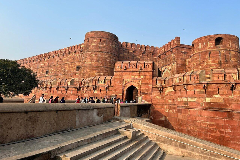 Vanuit Delhi: Taj Mahal dagtour per sneltrein met transfers1e klas treinwagon, auto, gids, toegangskaarten en lunch