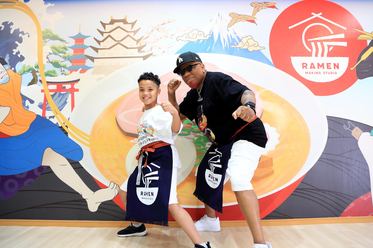 Make Your Own Ramen near Osaka Castle with a Souvenir Gift