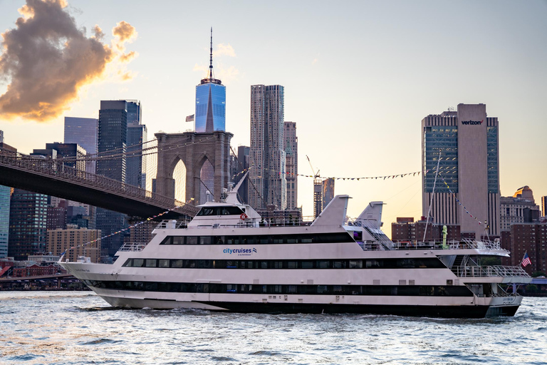 New York City: brunch-, lunch- of dinerbuffet riviercruiseBrunchbuffetcruise van 2 uur