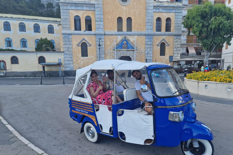 Tour romantico in tuk tuk con degustazione di vini nelle colline di Amalfi