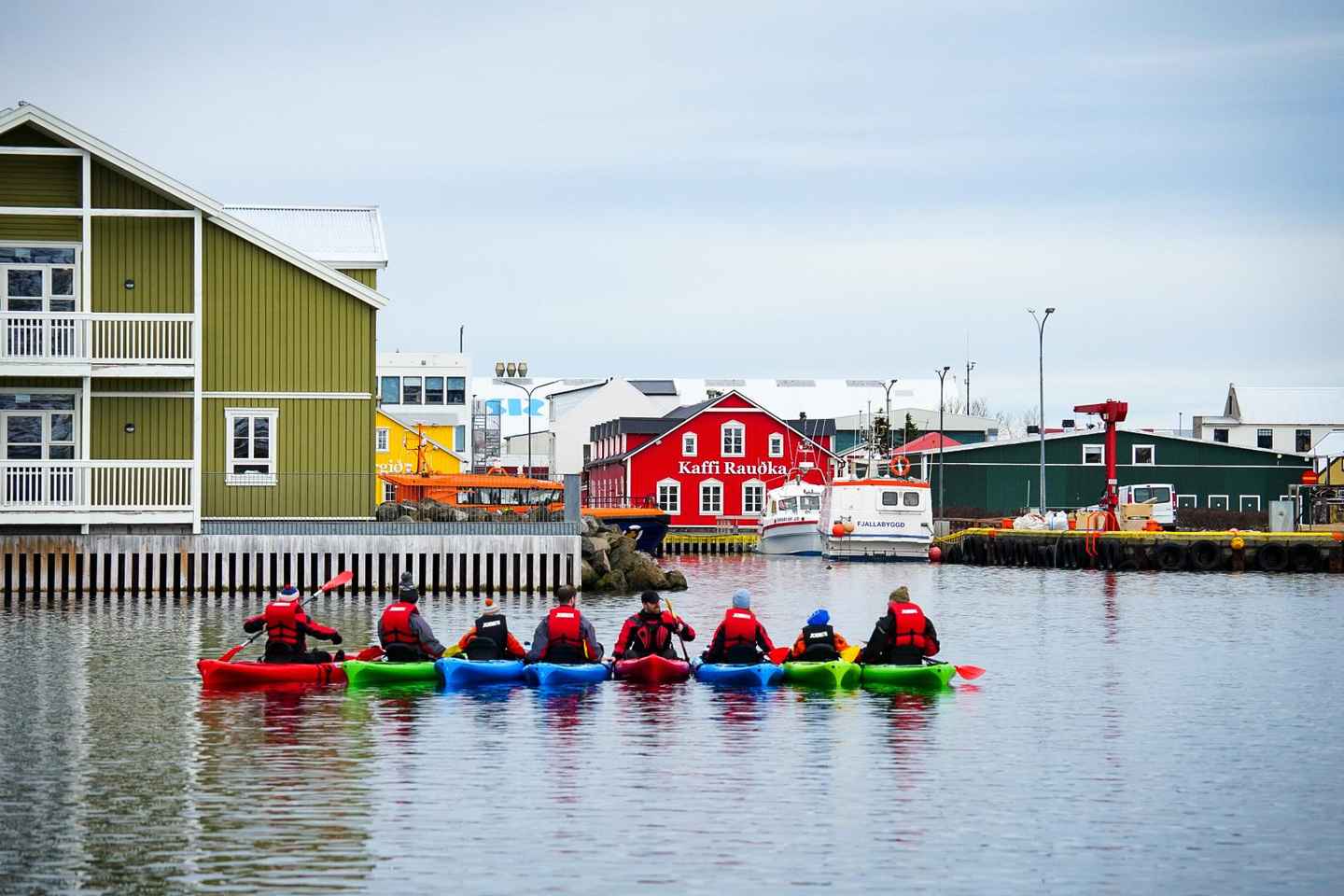 Siglufjörður / Siglufjordur: Guided kayak tour.