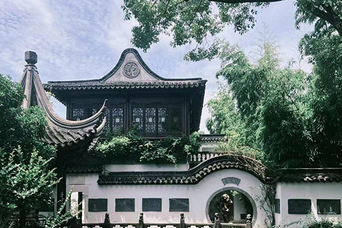 Shanghai: Zhujiajiao Water Town Boat Tour & Kung Fu Class