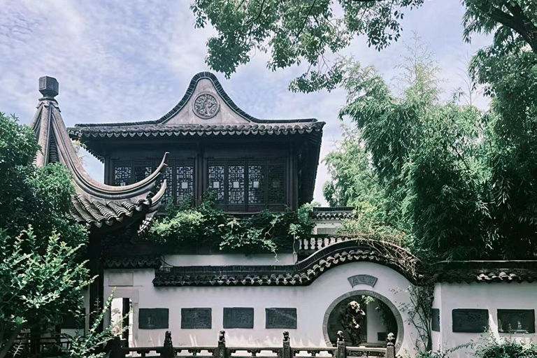 Shanghai: Zhujiajiao Water Town Boat Tour & Kung Fu Class