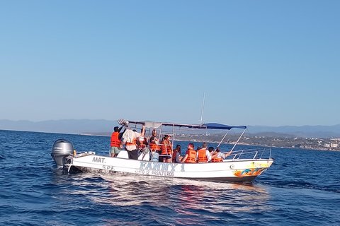 Puerto Escondido: Boat tour to enjoy the sunset
