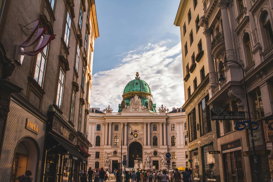 Vienna - Bratislava: viaggio di un giorno con guida da Budapest