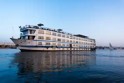 Från Luxor: 4-dagars Nilkryssning till Assuan med ballongtur