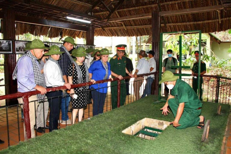 Excursão aos túneis de Cu Chi e ao Delta do Mekong em um dia