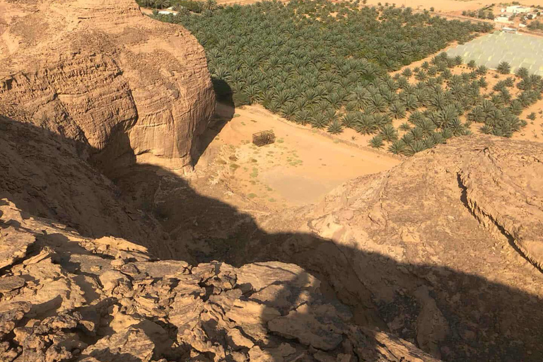 AlUla: Hegra & Elephant Rock Guided Family Experience