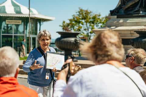 Old Quebec City: 2-Hour Grand Walking Tour