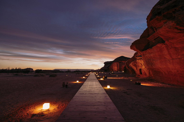 AlUla: Hegra After Dark Show med åktur i stridsvagn