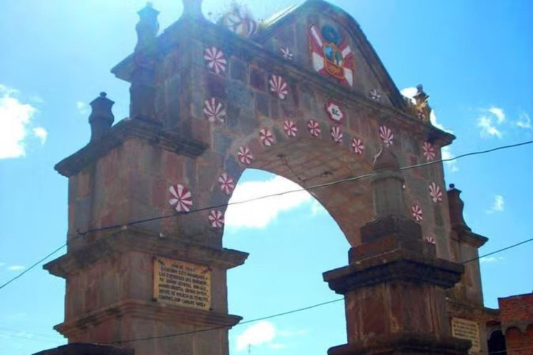 Puno: Dagtour met gids en uitzicht op het Titicacameer