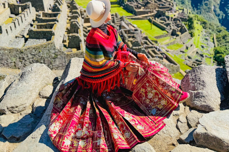 Machu Picchu: Circuit 2A (Classic Route) + Bus & Local Guide Last-Minute: Circuit 3B with Guide Included