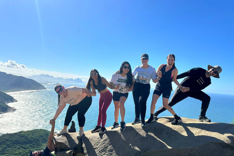 Rio de Janeiro: Tour a piedi di Pedra do Telégrafo con spiaggeAlba: Tour escursionistico di Pedra do Telégrafo con le spiagge