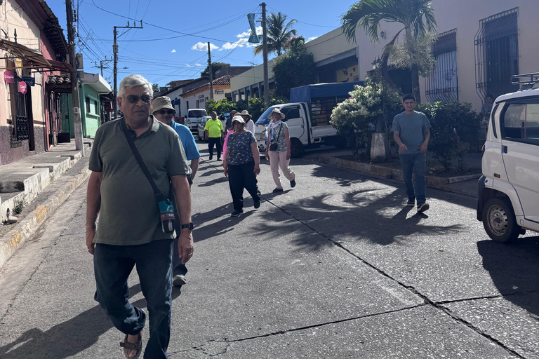 San Salvador: wycieczka do Suchitoto i historycznego centrum miasta